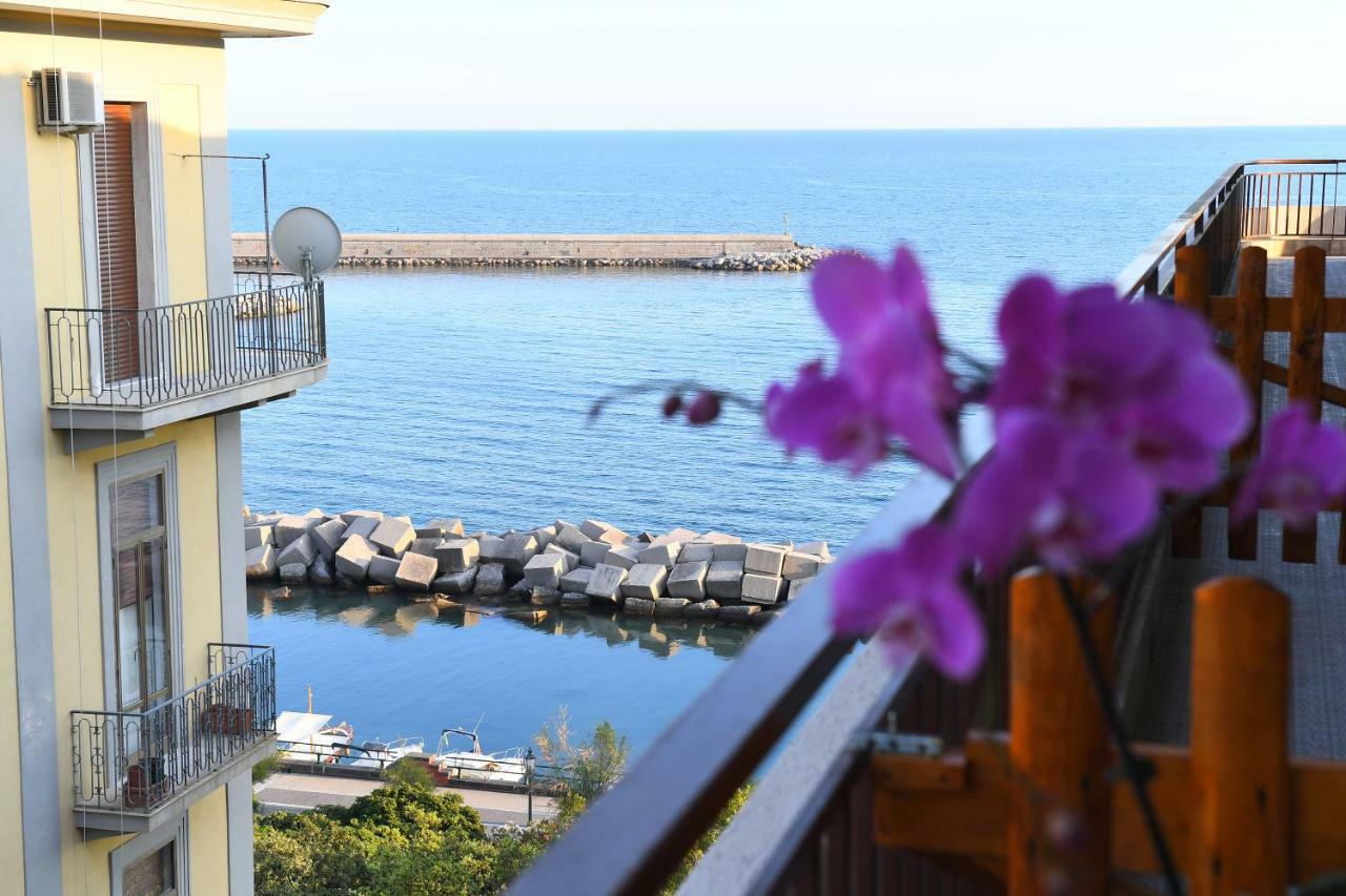 Bed and Breakfast Attico 195 Salerno Exterior foto